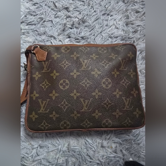 Louis Vuitton Signiture Monogram Brown Vintage Wristlet (EUC)(COA) - Picture 2 of 13